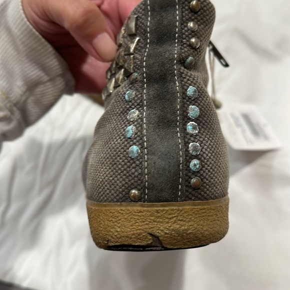 Use condition, good, golden goose sneakers,grey Jean color.Zipper on side - Picture 11 of 13